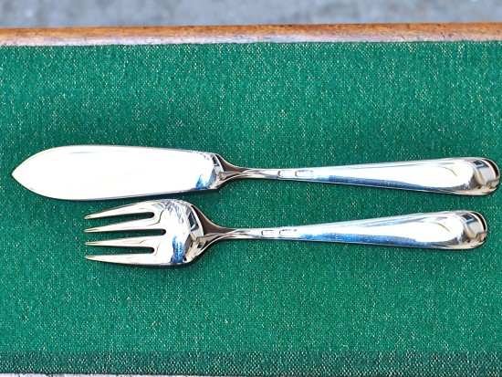 Fish Served Cutlery: Robbe...