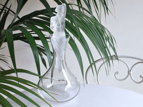 Decanter: Lalique...
