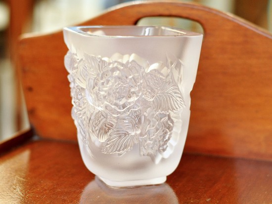 Vase: Lalique “Pivoines” Clear