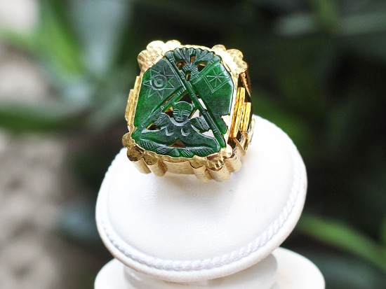 Anello David Webb in Giada...