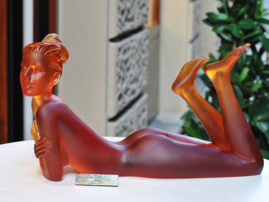 Sculpture: Daum “Adelie”...