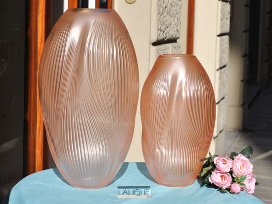 Vaso Lalique "Alize Corail"...
